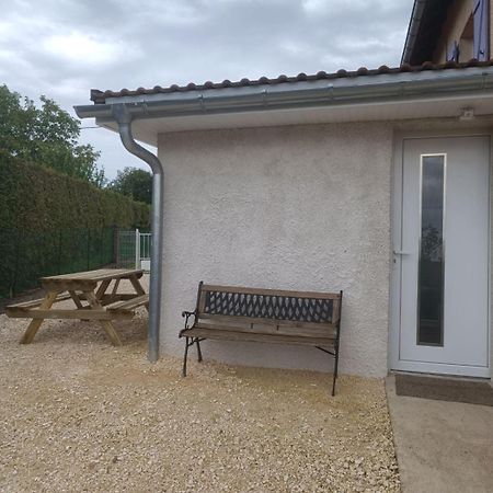 Le Petit Cocon Apartment Montbozon Exterior photo
